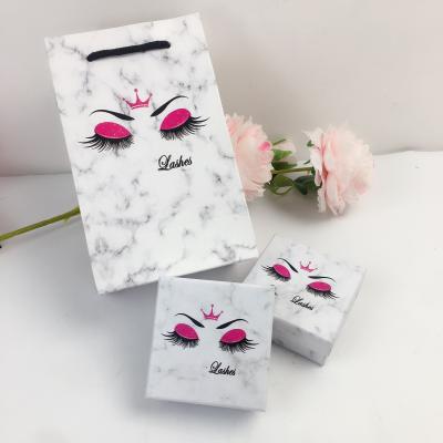 China Custom thick eyelash packaging bag private label logo eyelash bag stock lashes bags seller for sale