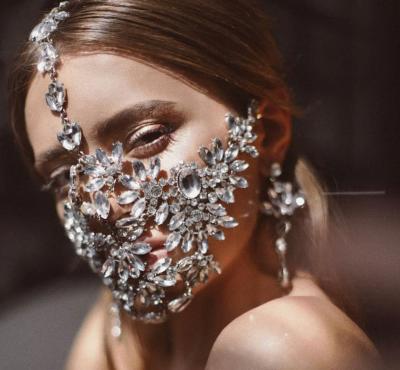 China Vintage New Halloween Crystal Mask Cover Jewelry For Women Handmade Shiny Rhinestone Mask Decoration Jewelry for sale