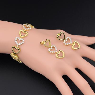 China TRENDY Jewelry 18K Gold Fashion Small Kaidimei Zircon Heart Link Chain Bracelet for sale