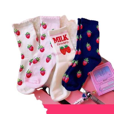 China Fall/Winter Lace Strawberry Antibacterial Student Crew Socks for sale