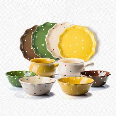 China Christmas Party Disposable Tableware Jars Bright Hand Painted Bowls Plates Dinner Set Ceramic Kitchen Dinnerware Durable Home Set for sale