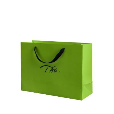 China Recycled Materials Free Print LOGO Design Green Paper Bag Gift Bag With Side Thickening Shopping / Carrier Bag for sale