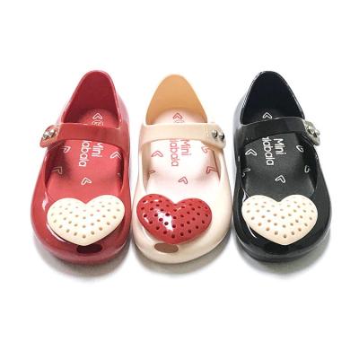 China New Anti-skid Heart-shaped Baby Shoes for Girls and Baby Jelly Shoes For Beach Slip-proof for sale