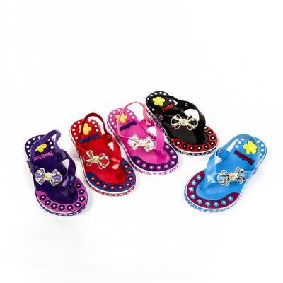 China New Design Breathable Beach Sandals Charms Crystal Embellished Flip Flop For Kids for sale