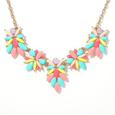 China Latest Design Candy Color Flower CLASSIC Acrylic Leaf Chain Necklace Adjustable Necklace for sale