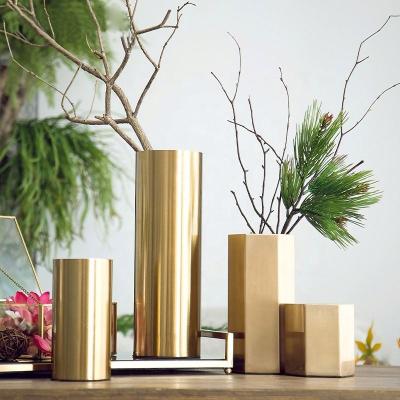 China Metal minimalist home simple brass vase decoration living room decor luxury flower vase for home decoration for sale