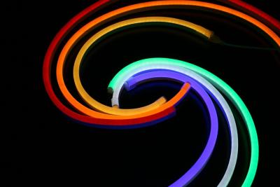 China El club/el cuarto de baño llevó la luz de la flexión del RGB, tubo flexible de neón cambiante del color en venta