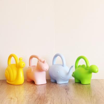 China ECO-frendly Hot Selling Colorful Animal-Shape Children's Garden Handheld Water Box For Watering Plants for sale