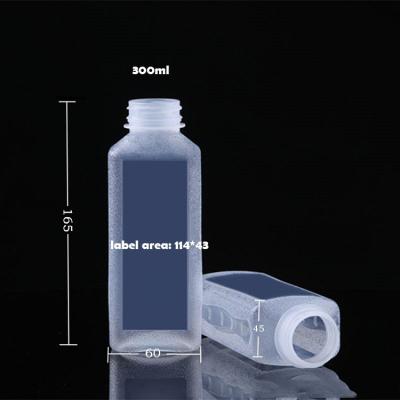 China Beverage Frosted Disposable Juice Bottle PP Material 300ml 500ml 750ml 900ml 1000ml for sale