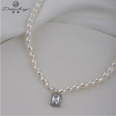 China Wholesale Hypoallergenic Freshwater Pearl Square Necklace Jewelry Fashion Charm Square Fashion Natural Zircon Pearl Pendant Necklace For Women for sale