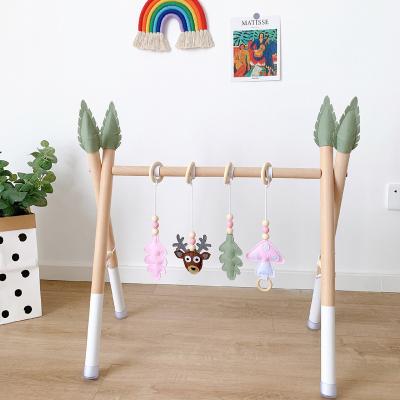 China Universal Hanging Baby Gym Activ Toys For Infants With Wooden Teething Rattle Hook 2 Clicks Toys Activity Gym for sale