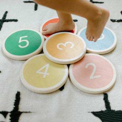 China Toy Custom Balance Stepping Stone Educational for Baby Kids Children Wooden Stepping Stones Balance Balancing Stones 6 Colored Wooden Stepping Stones for sale