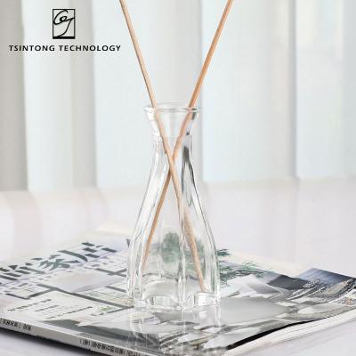 China Simple Wholesales 100ml Crystal Aromatherapy Diffuser Glass Bottle Empty Elegant For Wedding Office Centerpieces for sale