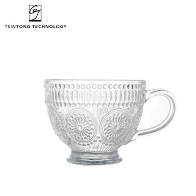 China Europe Retro Factory 400ml 14oz Sunflower Cup Breakfast Whiskey Coffee Water Glass Cup Round Clear Embossed Mug With Handle for sale