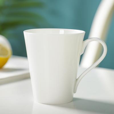 China Viable White Ceramic Wholesale Fine Bone China Simple Ceramic Coffee Mugs for sale