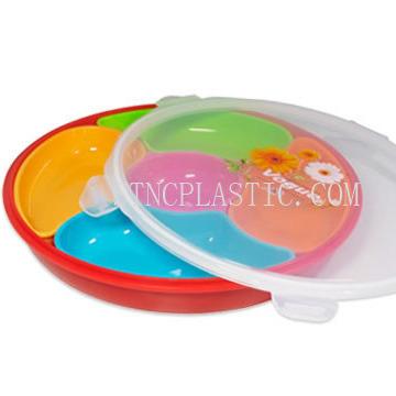 China Sustainable Plastic Candy Box With Clear Lid 5 Divides Around Snack Tray for sale