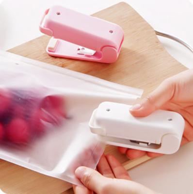 China Dropshiping Easy Portable Household Mini Food Plastic Bag Heat Snack Sealer Sealer for sale