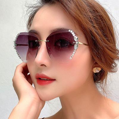 China Eyewear Trade Hot Sale Protective Eyes Metal Frame Shades Variety Crystal Sunglasses zu verkaufen