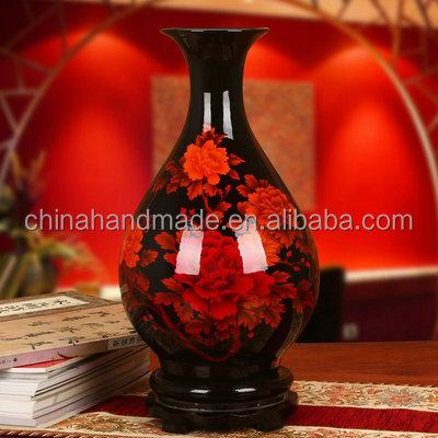 China Traditional Hotel Ceramic Red Glazed Red Home Ornament and Restaurant Ceramique Decor Tabletop Vase Porcelain Vases for sale