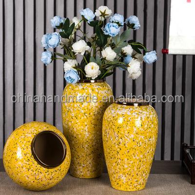 China CLASSIC European Yellow Gold Decor Accent Flower Vase Accessories Factory Customized Traditional Modern Minimalist Home Luxury Space Gifts for sale