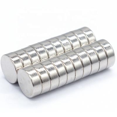 China Free sample industrial magnet manufacturer strong neodymium N52 magnet for iphone case for sale