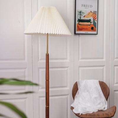 China Modern Living Room Study Bedroom Floor Lamp Nordic Light Restoration Luxury for sale