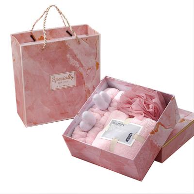 China 2021 New Compressed Luxury Wedding Escort Gift Box Set Three Piece Bath Set Pink Gift Sets For Women for sale