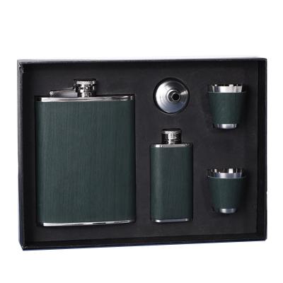 China Custom Agriculture Logo Vacuum Stainless Steel Alcohol Whiskey Metal Hip Flask Gift Set for sale