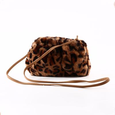 China 2022 High Quality Women Fashion Purses And Furry Cute Ladies Bags Leopard Print Cross - Body Bag Hot Selling Good Quality Faux Fur for sale