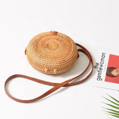 China 100% Handmade Handmade Cross - Body Beach Clutch Woven Handbag Rattan Bag Round For Woman for sale