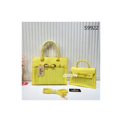 China Others S9922 Luxury Purses 2022 Custom Strap Shoulder Handbags Pleated Two Piece Set Handbags for sale