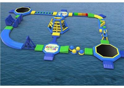 China parque flotante inflable de costura doble/cuádruple de los 40*30m del agua para los niños y los adultos en venta