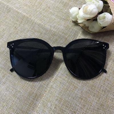 China Fashion new V polarized Korean rice glass men and women metal legs GM round frame sunglasses brand sunglasses nail sharp red sunglasses for sale