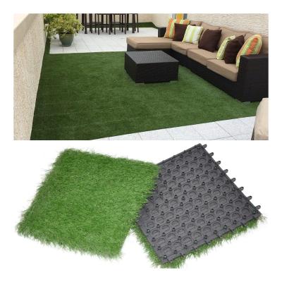 China 18mm 50mm Artificial Putting Green 30x30 Interlocking Grass Deck Tiles for sale