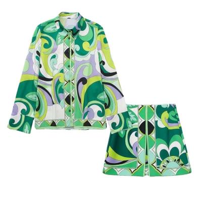 China QUICK DRY 2 Piece Set Womens Stylish Shirt High Waist Wide Leg Shorts Green Printed Two Piece Top And Suit Pants for sale