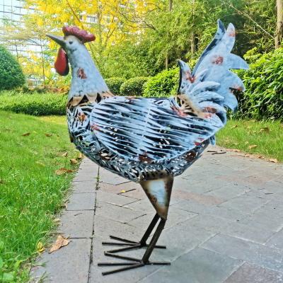 China Modern Hot Selling Modern Iron Rooster Home Outdoor Garden Metal Decoration Animal Decoration for sale