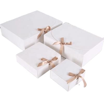 China Recyclable White Paper Gift Box Cardboard Candy Chocolate Cookie Storage Box Handmade Party Supplies Clothing Storage For Birthday for sale