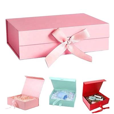 China Recyclable Exquisite Bow Gift Box Birthday Box Folding Clamshell Magnet Present Packaging Bags for sale