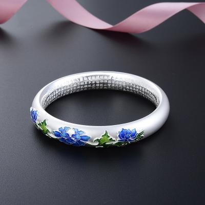 China The factory wholesale jewelry bracelet CLASSIC Charm Sterling Silver Bracelet for sale