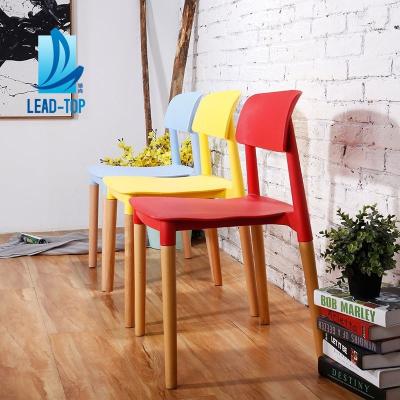 China Simple modern dining room table set backrest Nordic plastic dining chair coffee plastic plastic chair for sale