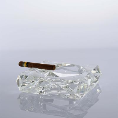 China High Quality Advanced Customization Outlet Logo Engraving Crystal Ashtray For Free Home Decoration for sale