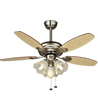 Cina Classic Bedroom Solid Wood Ceiling Fan Decorative 42 Inch High Quality Chandelier Light in vendita