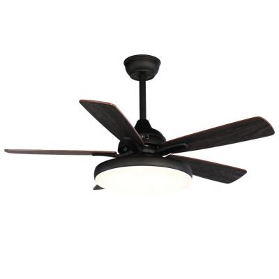 Cina Wooden Remote Control Ceiling Fan 5 Blades 42 Inch Modern Forward And Reverse With Lights in vendita