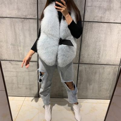 China Breathable Women's Full Skin Real Fox V-Neckline Fur Vest Ladies Natural Fox Fur Vest for sale