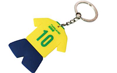 China Brazilië voetbalfans PVC rubberen sleutelhanger Duurzame metalen ketting 25 mm / 28 mm Te koop