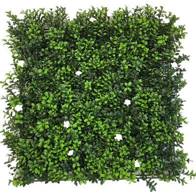 China Eco-Friendly  UV protection artificial hedge green fake panel mat plant with white flower grass wall fence decor for sale