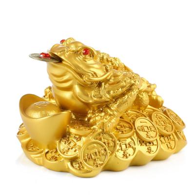 China Three-legged Feng Shui Money Frog Statue Toad House Feng Shui Gold Lucky Europe Toad Decoration with Lucky for sale