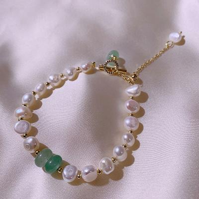 China Baroque Pearls Emerald Bracelet For Women Color-fast Freshwater Copper Alloy Metal Fashion Jewelry Gift for sale