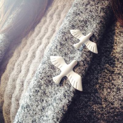 China Vintage direct metal jewelry fashion factory Fancylove pin lover peace dove brooch intellectual brooch pin for sale