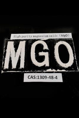 China Magnesiumoxide van industriële aard Mgo gebruikt als dielektrisch materiaal en isolerend materiaal Mg 02 Mgo Te koop